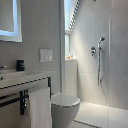 Checkpoint Apartman Tirana